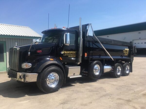 Peterbilt 567 2022