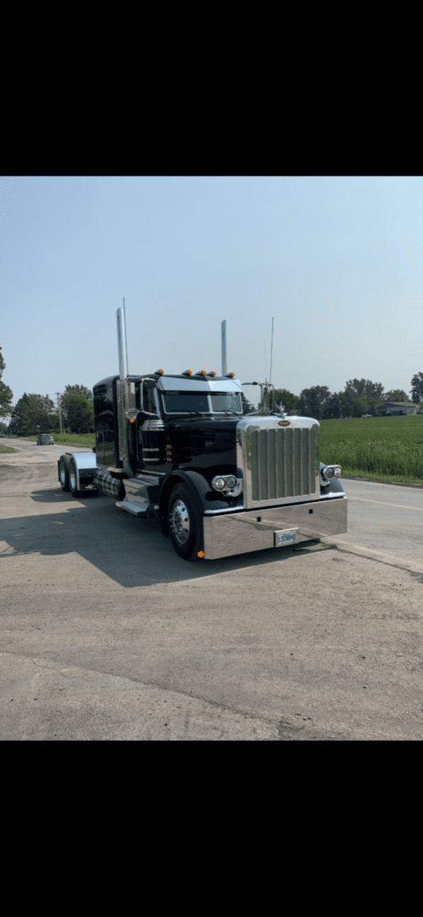 Peterbilt 389 2022